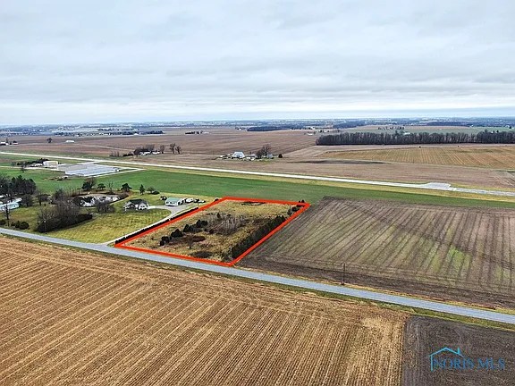 3.27 Acres - Perfect for Pilots