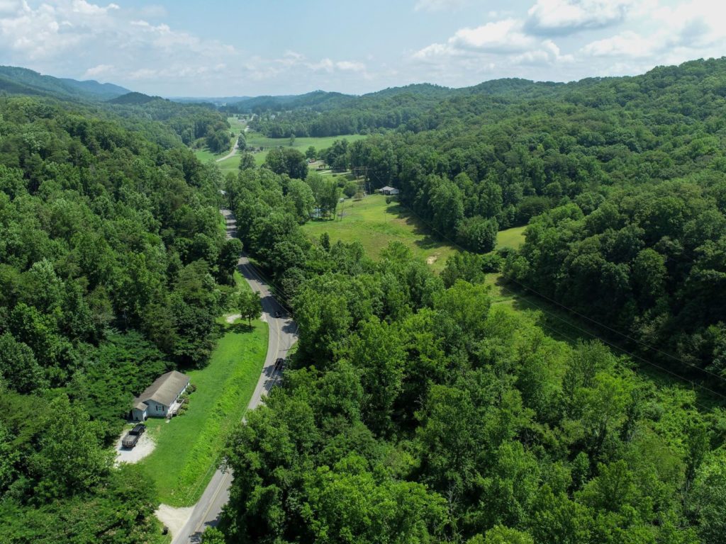 1 Acre lot with Stream in Dutch Valley TN – LotsOf.Land